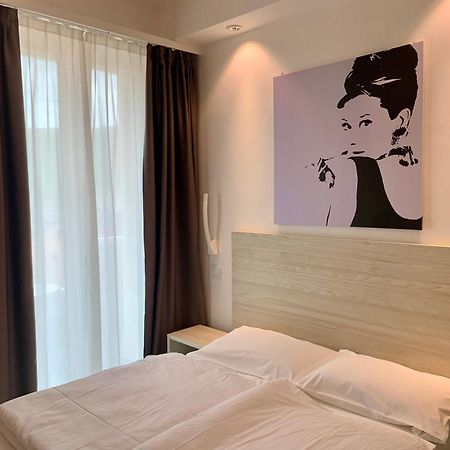 Hotel Italia Garda  Zewnętrze zdjęcie